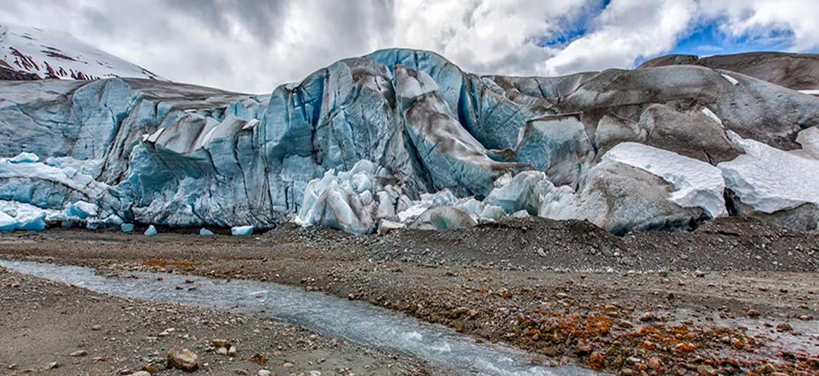 photo of the front face of a glacier ice sheet